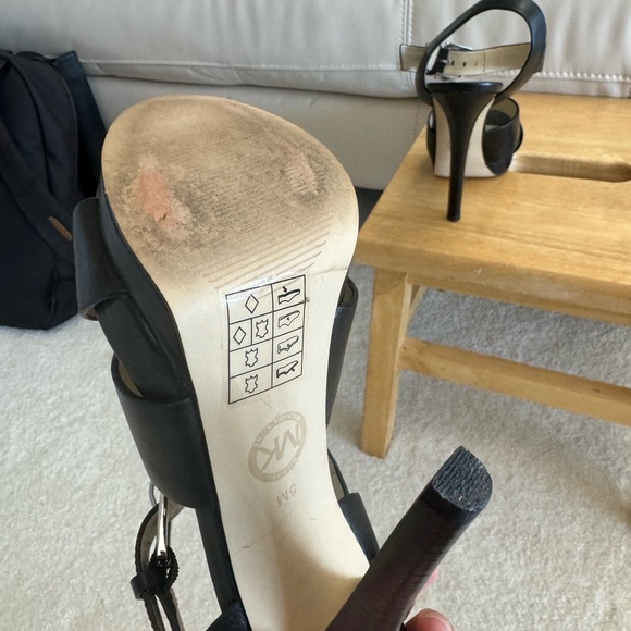 Michael Kors black platform stilettos size 5 - Picture 6 of 7